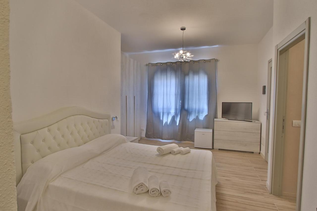 Les Chambres Au Centre San Teodoro  Ngoại thất bức ảnh