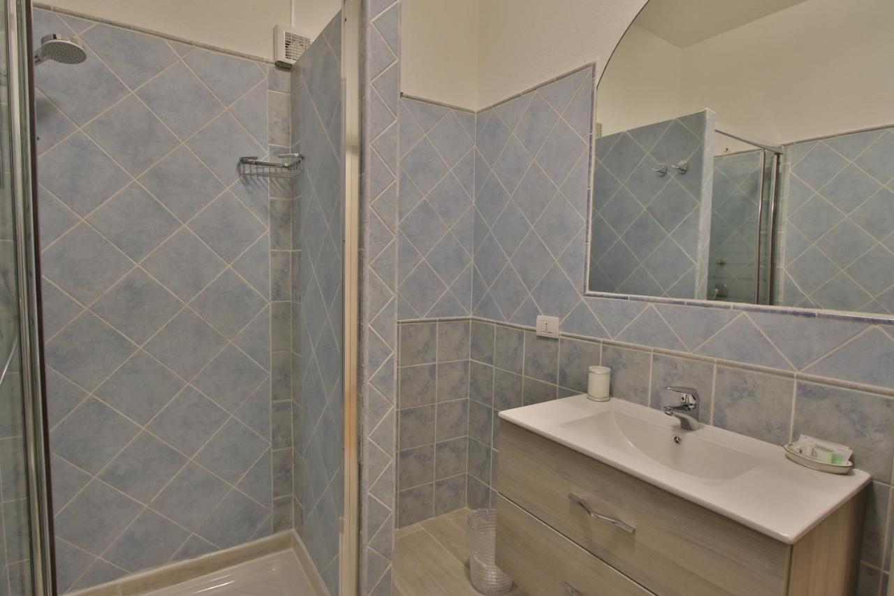 Les Chambres Au Centre San Teodoro  Ngoại thất bức ảnh